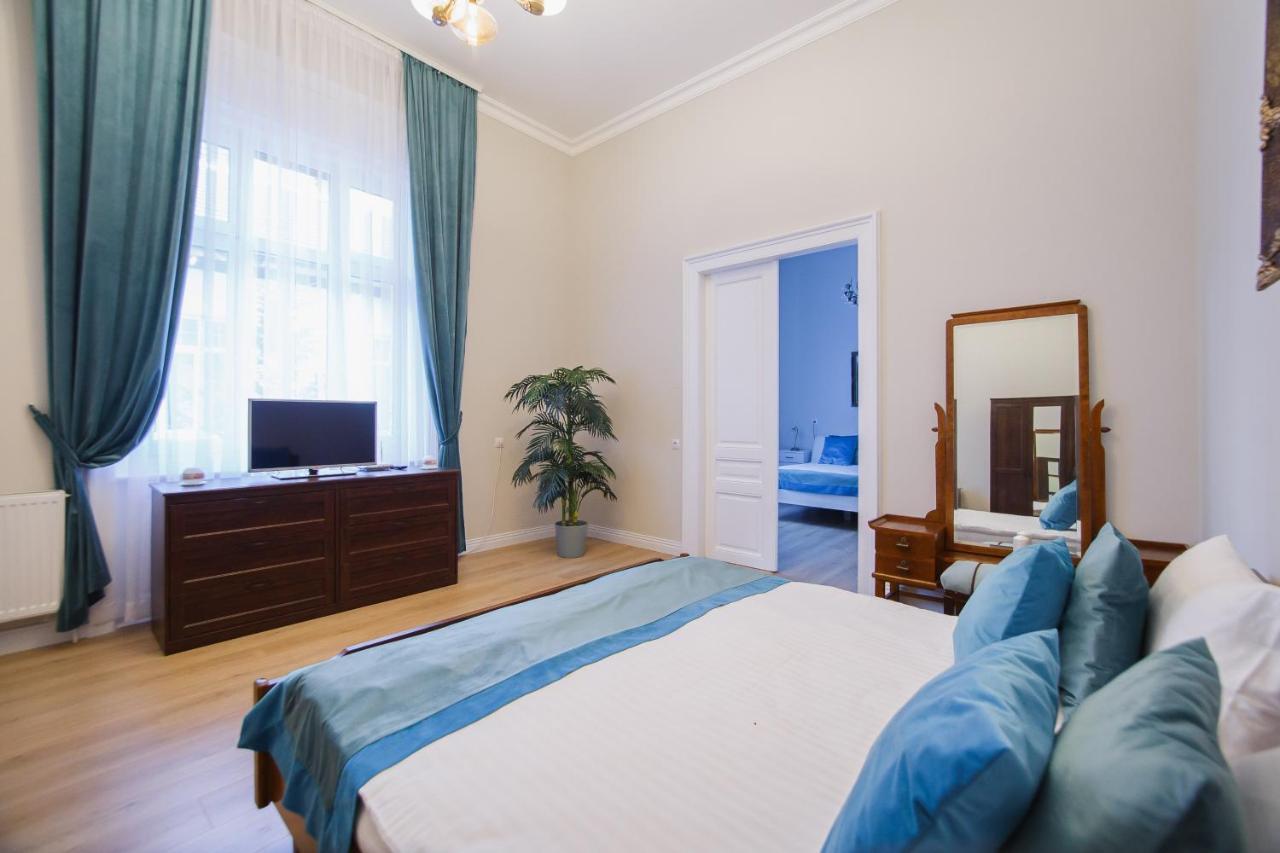 Retro City Center Home Oradea Eksteriør billede
